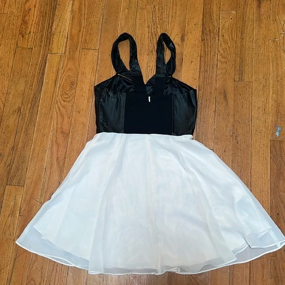 BCBG Generation Women Size 2 Short Party Dress Blush - Picture 4 of 6